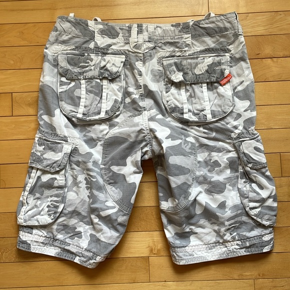 Superdry Core Ripstop shorts - Picture 3 of 6